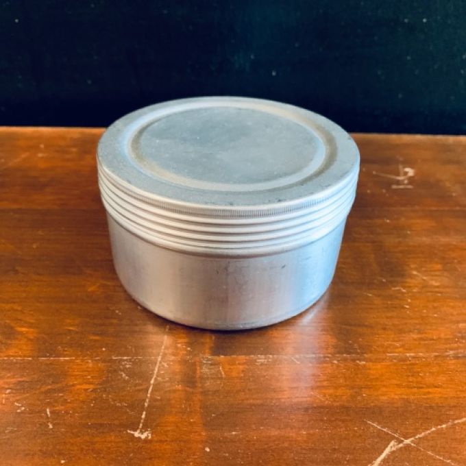 Metallburk m glasinsats