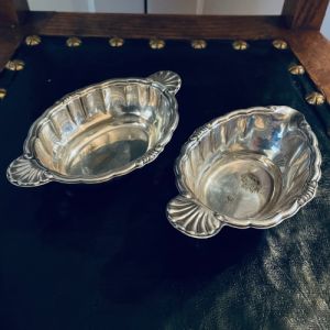 Paret metallskålar för socker och grädde - nysilver