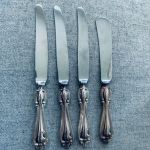 Set m 4 mindre knivar