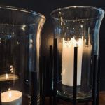 Set med 3 ljuslyktor med gjutjärnshållare