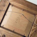 Liten tavla med motif i relief