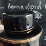 Stort keramikkrus m metallband