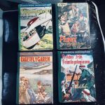 Set med 4 äldre charmiga pojkböcker