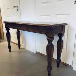 Långsmalt sidobord ekfanér