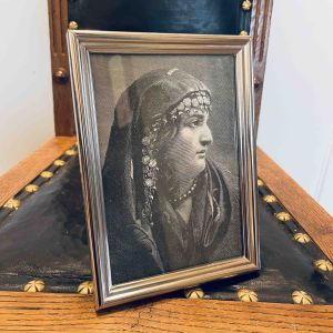 Ram dekorativ – motiv "Bosnisk Flicka"