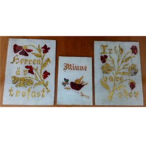 Små antika minnestavlor