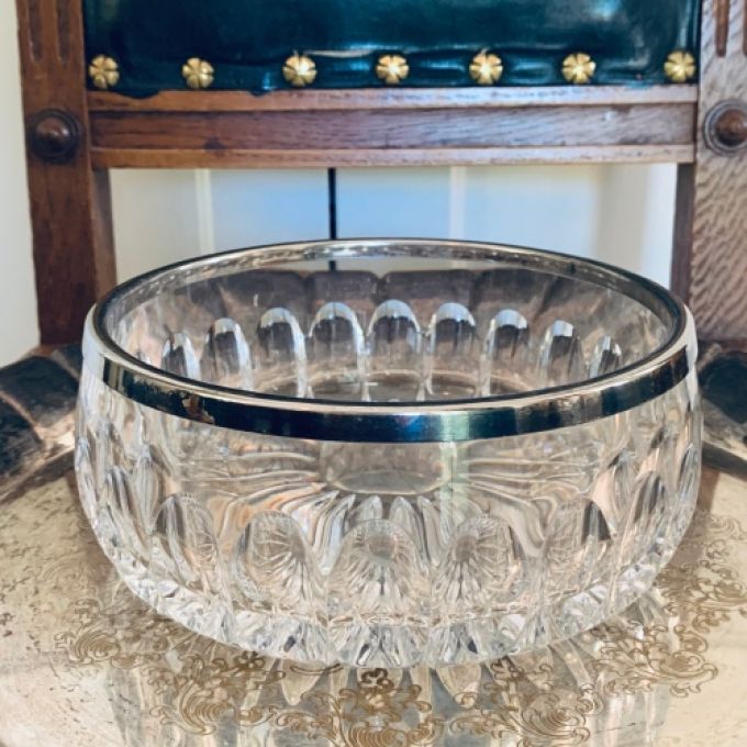 Kristallskål m nysilverkant