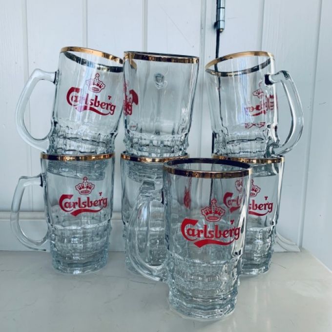 Set med 7 st Carlsberg Muggar