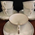 Set med 5 koppar och fat