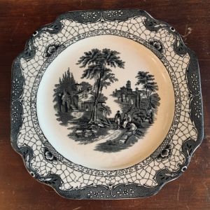 Antikt Fat - Landscape - England