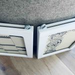 Paret hängbara träramar utan glas