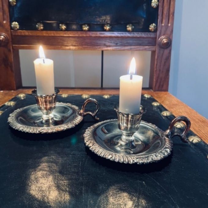 Paret biblioteksljusstakar m handtag