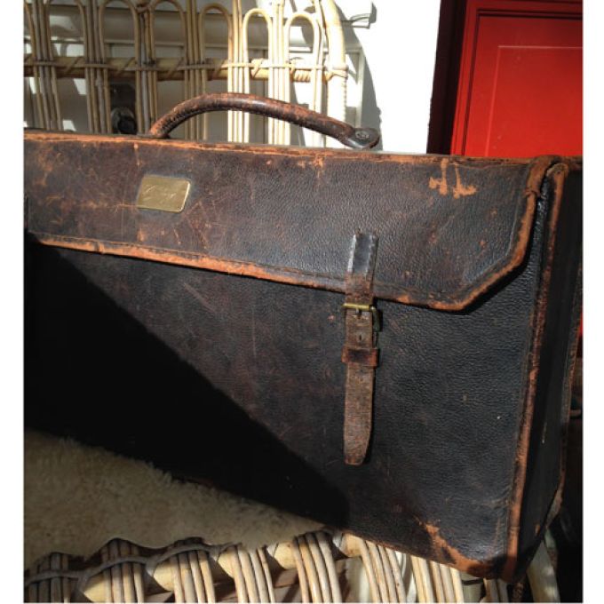 Antik sliten läderväska