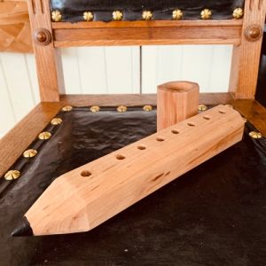 Pennställ i form av penna