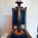 Hög ljushållare i trä