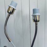 Golvlampa 2-armad Läckö - finns i 3 färger