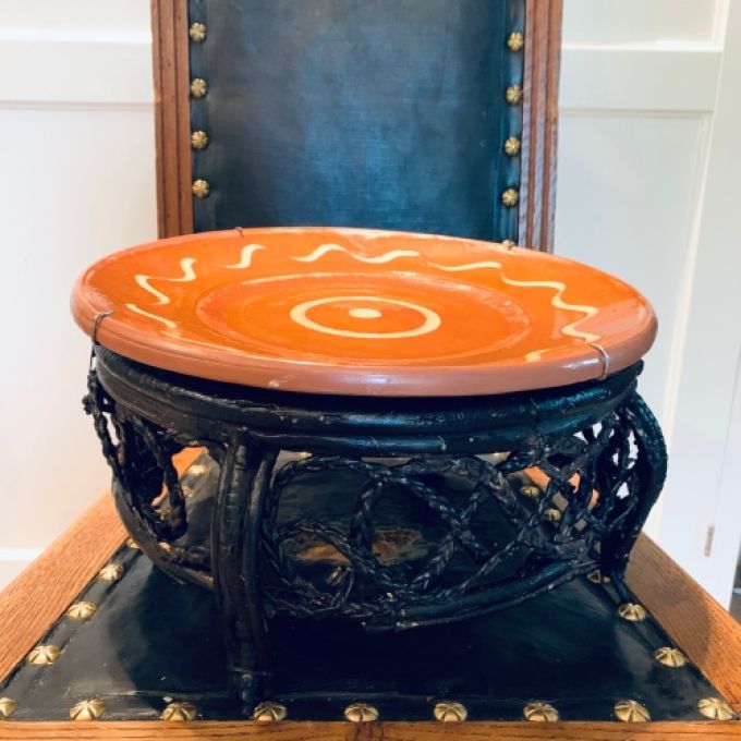 Äldre fat och träställning