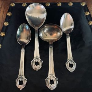 Set med vackra bestick