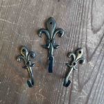 Set med 3 krokar Fleur de Lyce