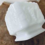 Skål fyrkantig på fot