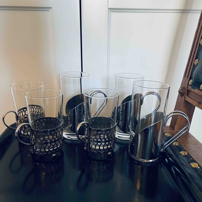 Set med 6 glas med hållare