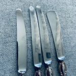 Set m 4 mindre knivar