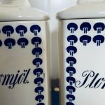 Paret Porslinsburkar med lock