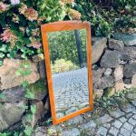 Spegel i trä fasetterat glas