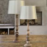 Lampfot Oxford - trä - 2 färger - 2 storlekar