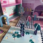 Lekhus i kartong pussel