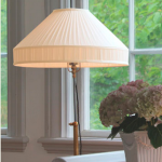 Golvlampa Edfeldt m Classic skärm - 4 färger