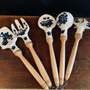 Set med 5 st trä- och porslinsredskap
