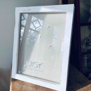 Inglasad anslagstavla