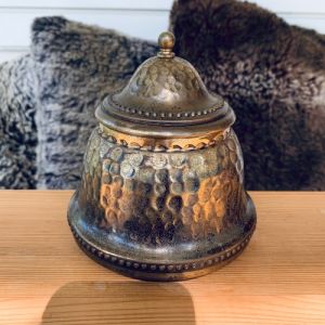 Knackad metallburk m lock