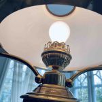 Taklampa dimbar metall och trä med glaskupa