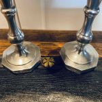 Paret höga snapsglas i tenn