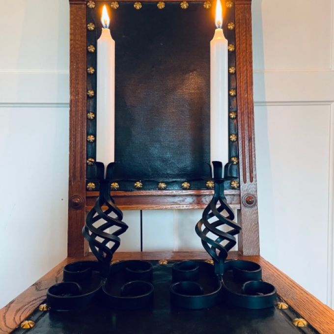 Paret smidesljusstakar svenskt hantverk