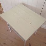 Sidobord metall/glas