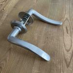 Handtag inomhus - med många delar