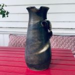 Vacker unik drejad keramikkanna