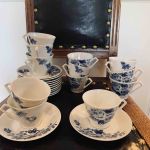 Kaffeservis 12 koppar med fat