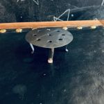 Kristallvas med metallhandtag