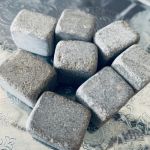 Set med 8 st whiskeystenar