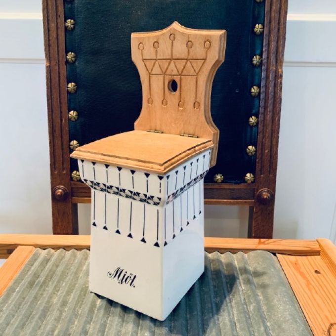 Mjölburk porslin träupphäng