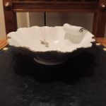 Snäckformat glas guldiga detaljer