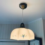 Taklampa opalglas handmålad - ny sladd/stickpropp