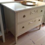 Byrå gustaviansk stil 1800-tal, 2 lådor