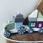 Tåg i trä - byggbart