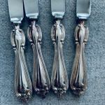 Set m 4 mindre knivar