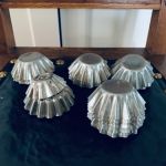 Set med 19 st runda metallformar